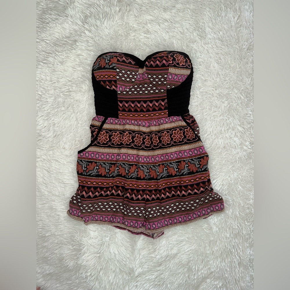 Strapless romper with pockets